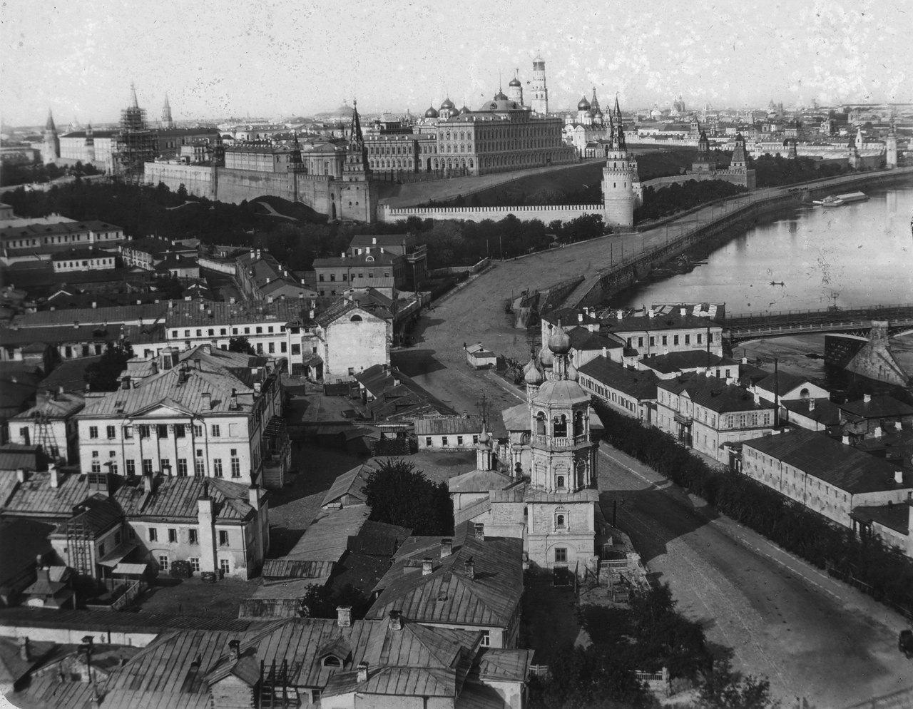 Панорама с Храма Христа Спасителя. 1866 г. Очень интересен вид старой позже снесенной застройки Пречистенской набережной