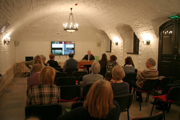 Afonasiev pod svodami