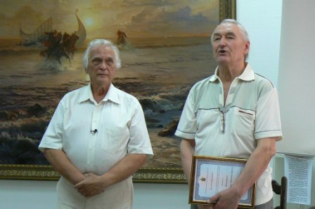 В. М. Назарук и Ю. М. Медведев В. М. Назарук и Ю. М. Медведев